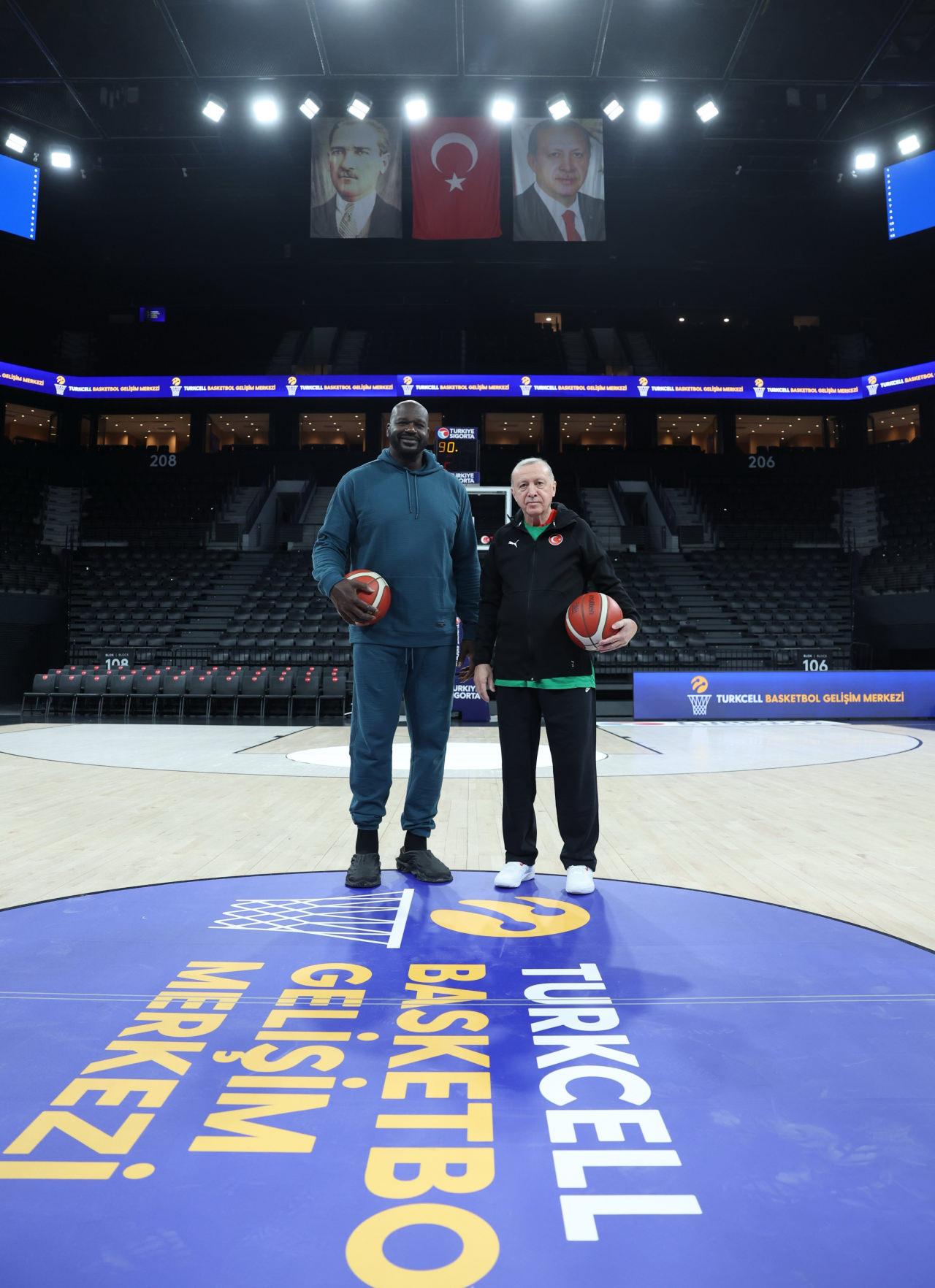 Cumhurbaşkanı Recep Tayyip Erdoğan ve NBA efsanesi Shaquille O’Neal