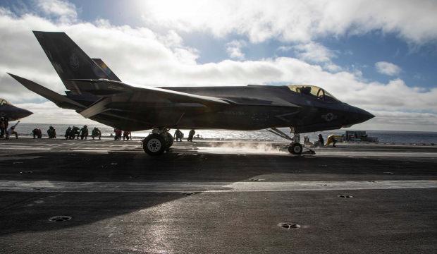 Savaş sesleri y&uuml;kseliyor! U&ccedil;ak gemisi b&ouml;lgeye ulaştı! Havada alarm! U&ccedil;uşlar iptal ediliyor