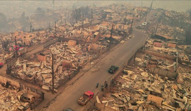 Şili'nin g&uuml;neyinde meydana gelen orman yangınlarında 20 kişi &ouml;ld&uuml;