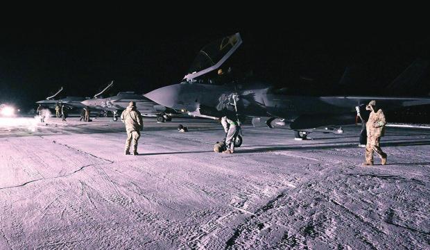 Son dakika: Trump tehdit etmişti! ABD savaş u&ccedil;aklarını konuşlandırıyor