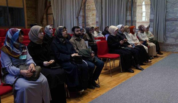 T&Uuml;RGEV'den gen&ccedil;lere Gazze &ccedil;ağrısı: Tanıklığın Dili programı s&uuml;r&uuml;yor