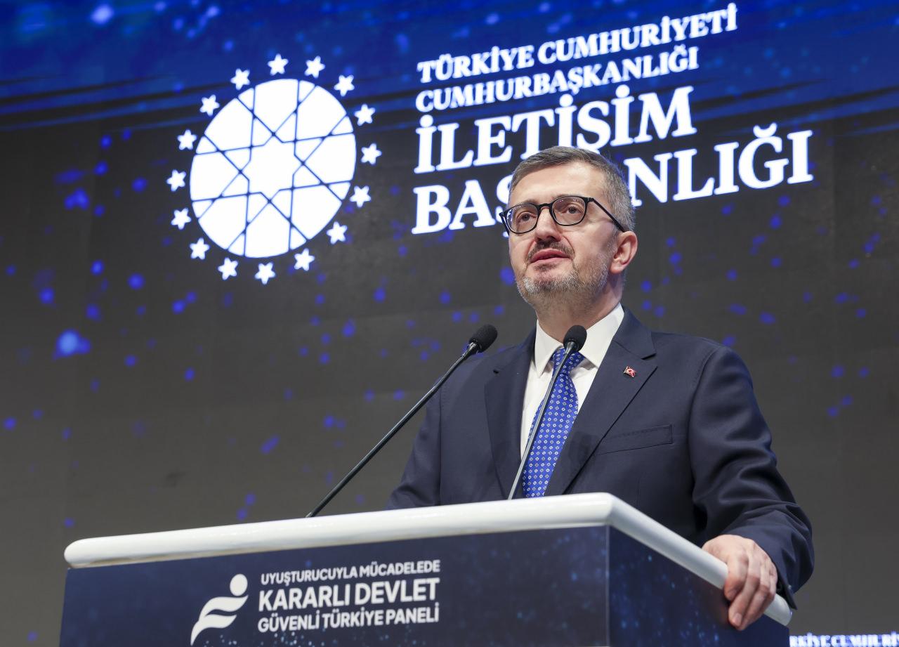 Cumhurbaşkanlığı İletişim Başkanı Burhanettin Duran, İletişim Başkanlığınca düzenlenen 'Uyuşturucuyla Mücadelede Kararlı Devlet Güvenli Türkiye Paneli'ne katılarak konuşma yaptı.