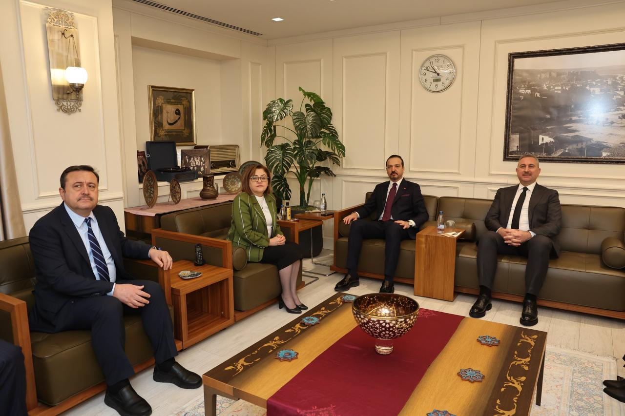 AK Parti Genel Başkan Yardımcısı Zorlu Başkan Şahin'i ziyaret etti