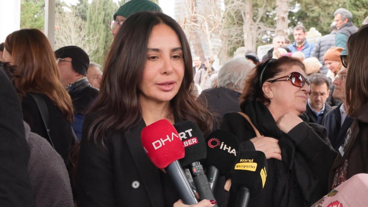 Şarkıcı Betül Demir