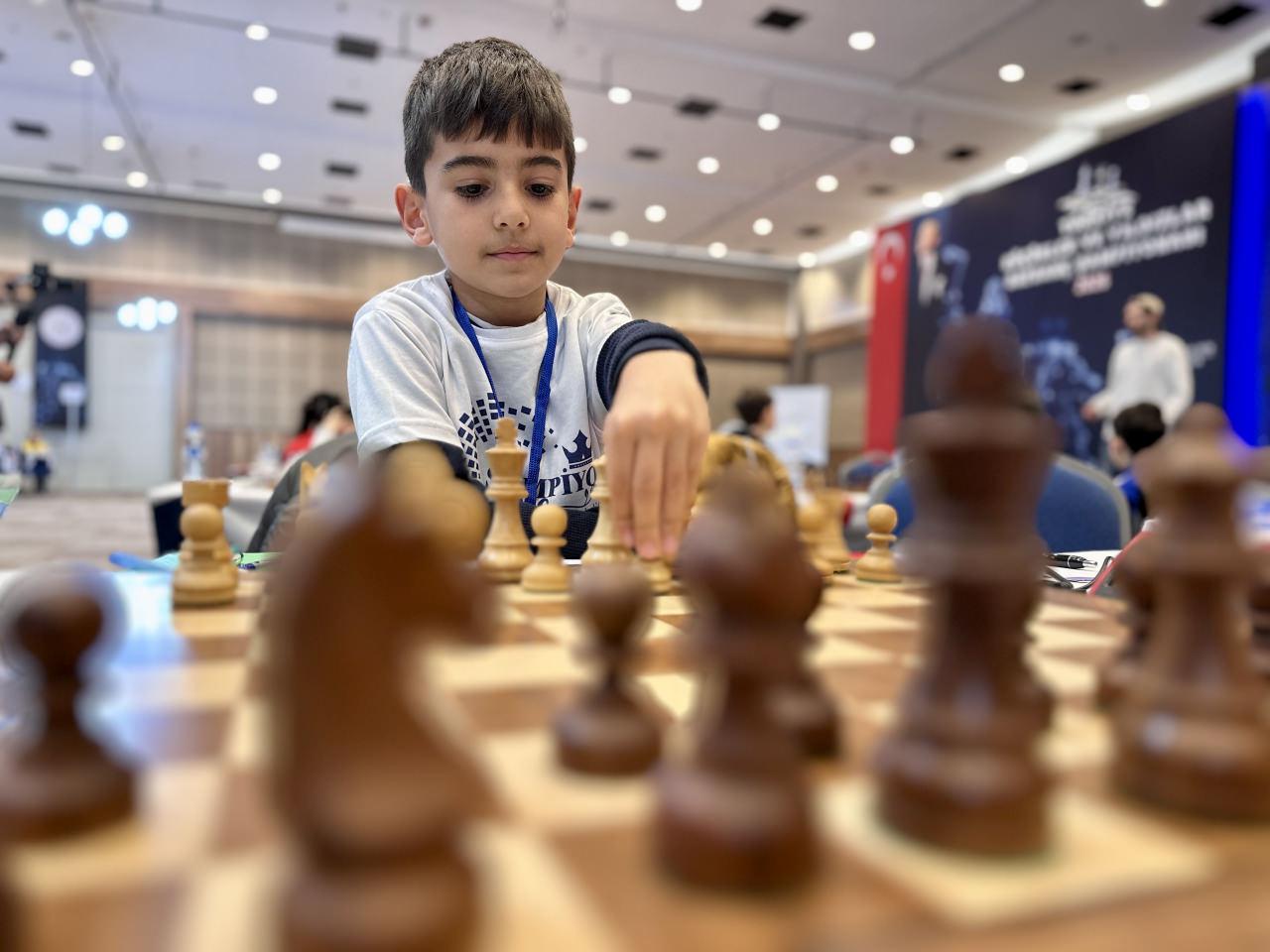 Türkiye Küçükler ve Yıldızlar Satranç Şampiyonası, Antalya'da düzenlendi.