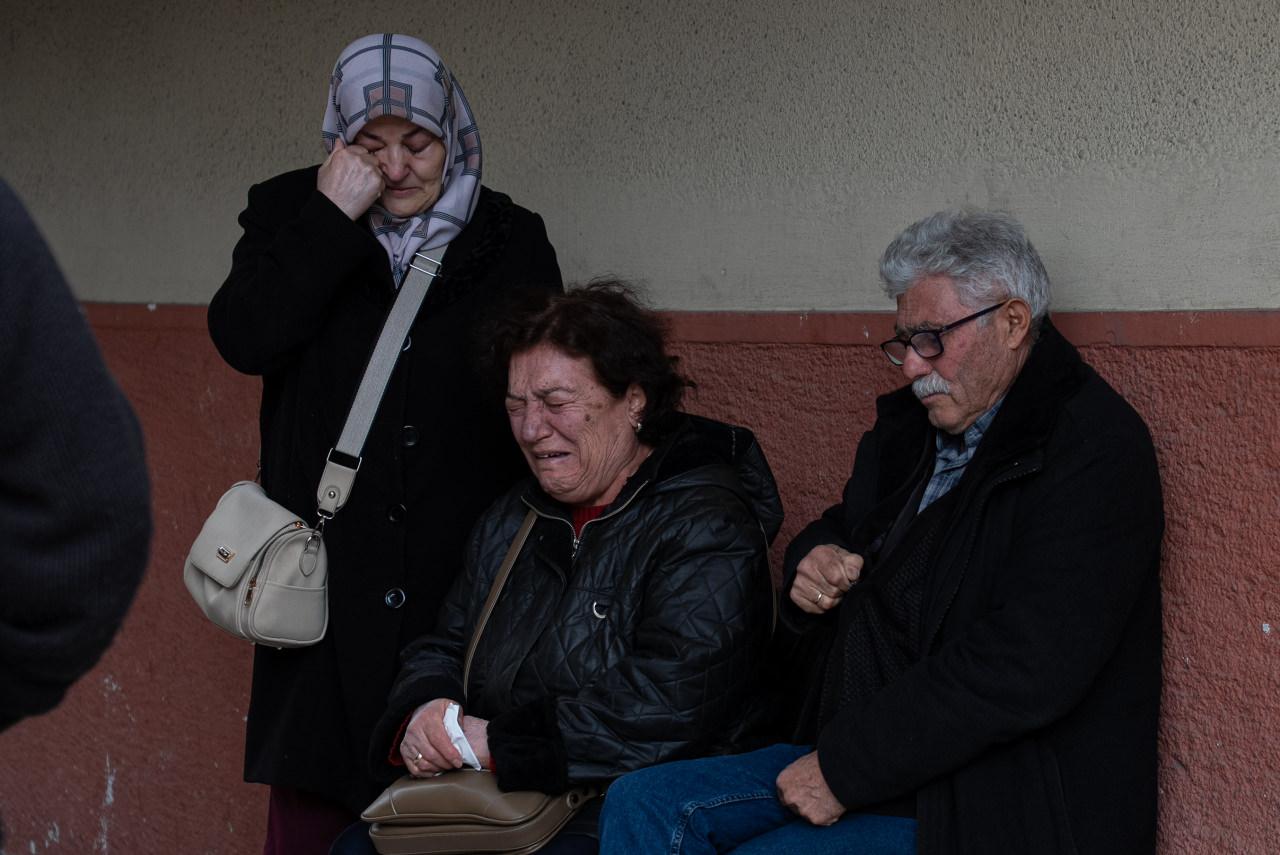 Olayın ardından, ailenin yakınları büyük üzüntü yaşadı. 