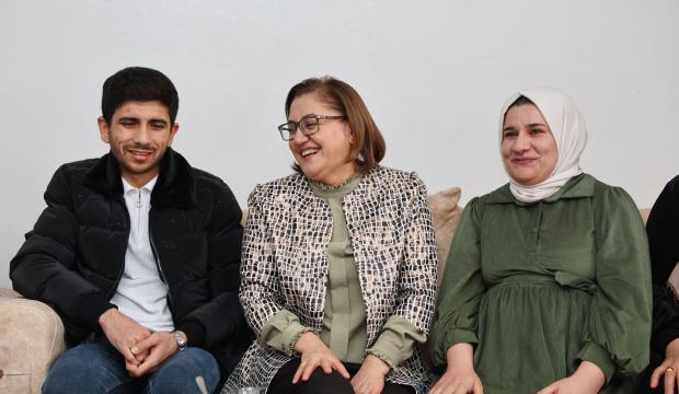 Başkan Şahin'den 'Bir Umut Bir Can' projesinden yararlanan &ccedil;ifte ziyaret!