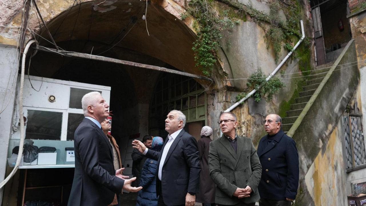 Şekerci Han sahada incelendi.