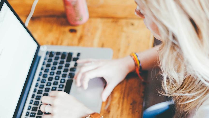 Türkiye internette günde 7 saatten fazla vakit geçiriyor