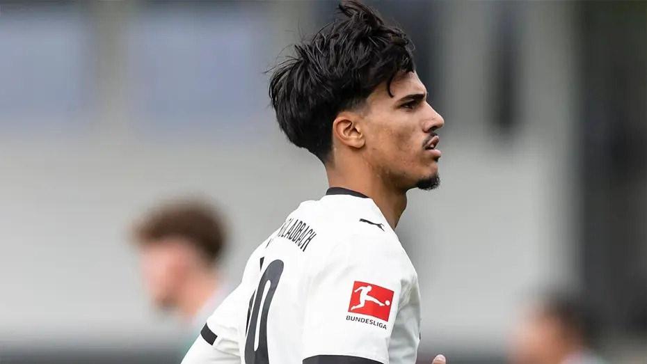 Can Armando Güner, Borussia Mönchengladbach formasıyla Almanya Bundesliga'da.
