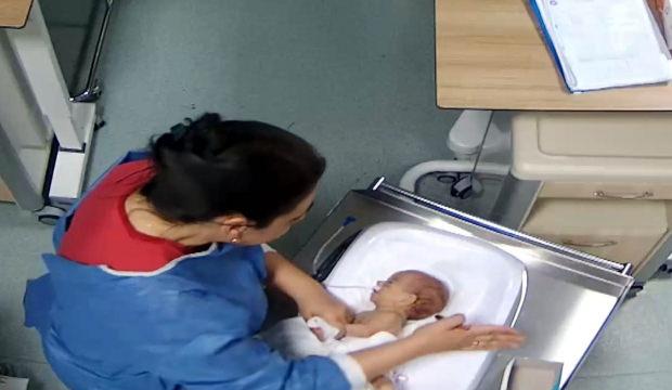 Bebeğe şiddet uygulayan hemşireye mahkemeden tokat gibi cevap