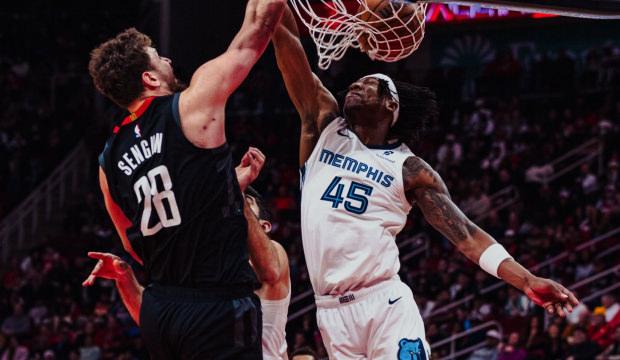 Alperen Şeng&uuml;n'&uuml;n 33 sayı attığı ma&ccedil;ta Houston, Memphis'i mağlup etti