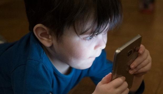 Bakanlıktan ebeveynlere dijital uygulamalarda &ldquo;ekran s&uuml;resi&rdquo; uyarısı