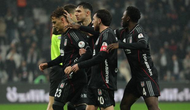 Beşiktaş'ın yeni yıldızı kariyerinde ilki yaşadı! Oyuna girdikten 6 dakika sonra atıldı