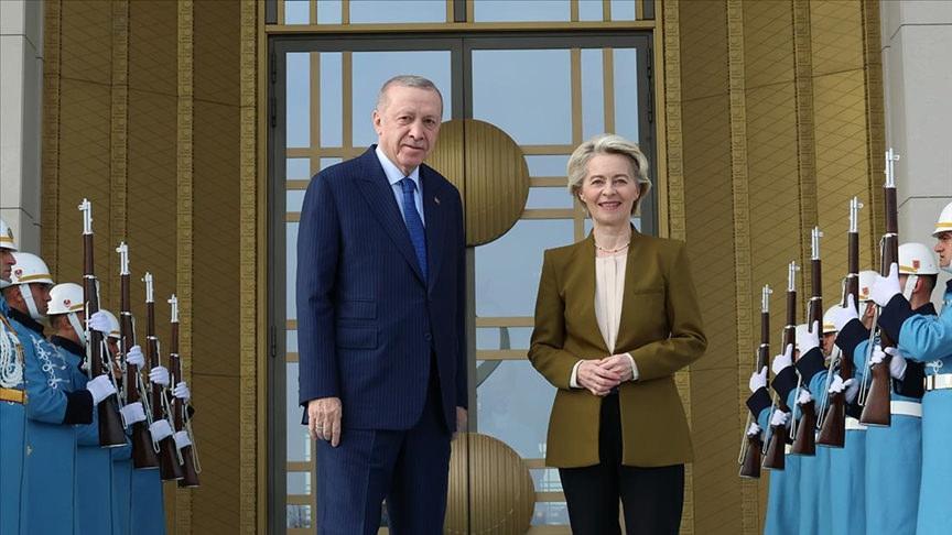 Cumhurbaşkanı Recep Tayyip Erdoğan AB Komisyonu Başkanı Ursula von der Leyen ile birlikte.
