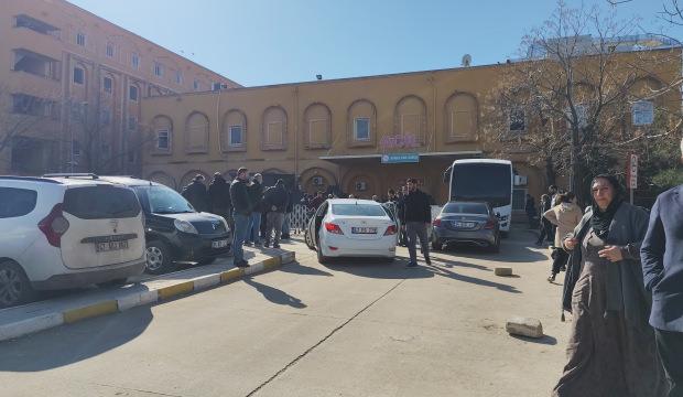 Mardin'de sokak ortasında silahlı kavga: 1 &ouml;l&uuml;, 4 yaralı