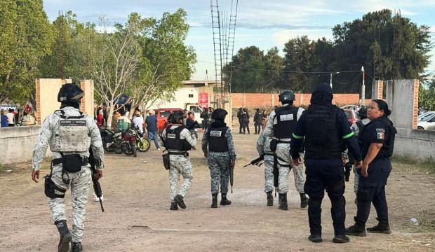 Meksika'da stadyum kana bulandı: Amat&ouml;r ma&ccedil;ta katliam gibi saldırı! &Ccedil;ok sayıda &ouml;l&uuml; var