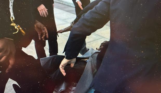 Nijerya Cumhurbaşkanı Tinubu, resmi karşılama t&ouml;reni sırasında zor anlar yaşadı