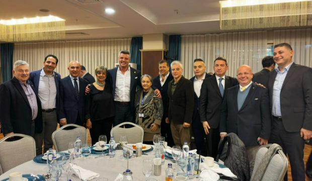 Sadettin Saran y&ouml;netim kurulu &uuml;yeleriyle toplandı! 'Tek hedefimiz şampiyonluk'