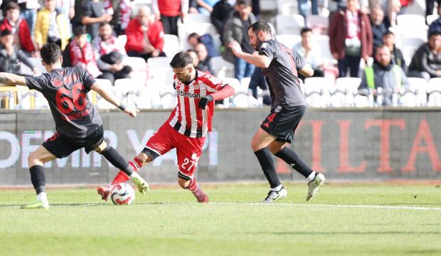 Sivas'ta gol sesi &ccedil;ıkmadı: Taraflar birer puana razı oldu