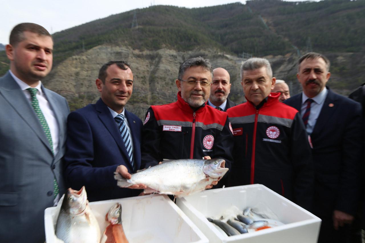 Bakan Yumaklı müjdeyi Artvin'den verdi