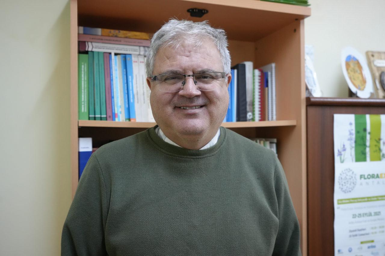Ondokuz Mayıs Üniversitesi (OMÜ) Ziraat Fakültesi Bitki Koruma Bölümü Öğretim Üyesi Prof. Dr. İzzet Akça