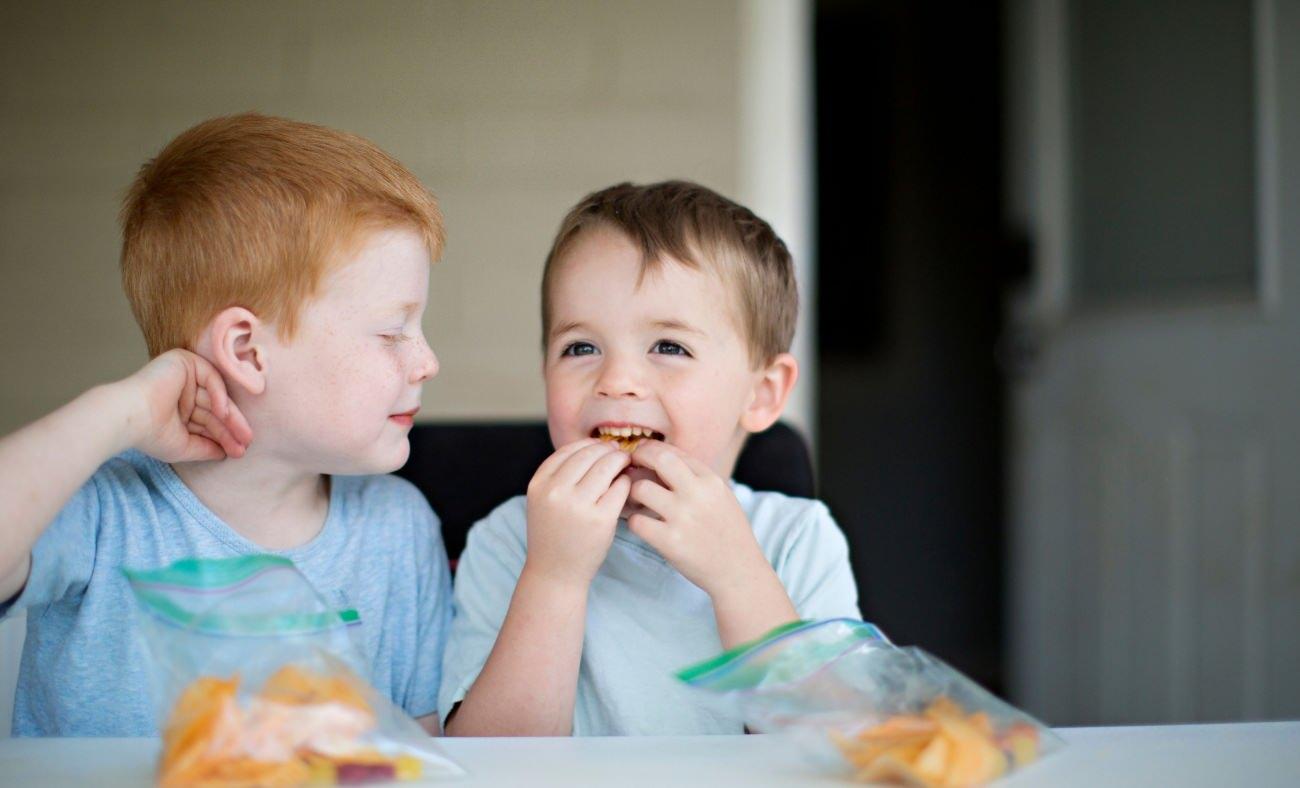Uzmandan uyarı: Paketli gıdalar &ccedil;ocuklarda ergenliği &ouml;ne &ccedil;ekiyor
