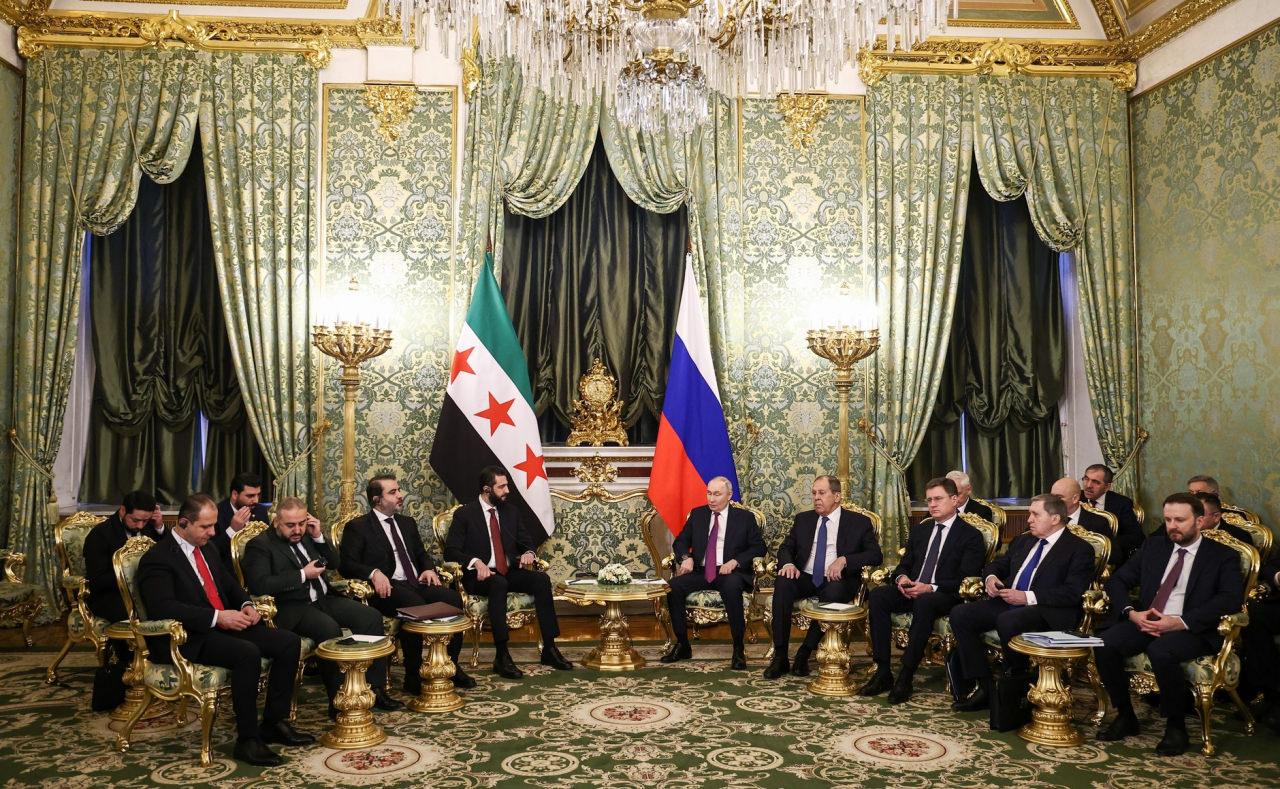 Rusya Devlet Başkanı Vladimir Putin, Rusya'yı ziyaret eden Suriye Cumhurbaşkanı Ahmed Şara ile başkent Moskova'da bir araya geldi.