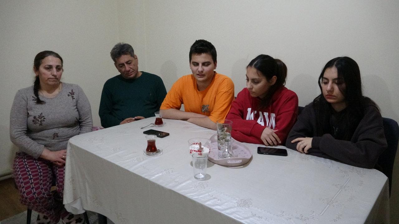 Cengiz Kamal ve ailesi depremin ardından Isparta'ya taşındı. 