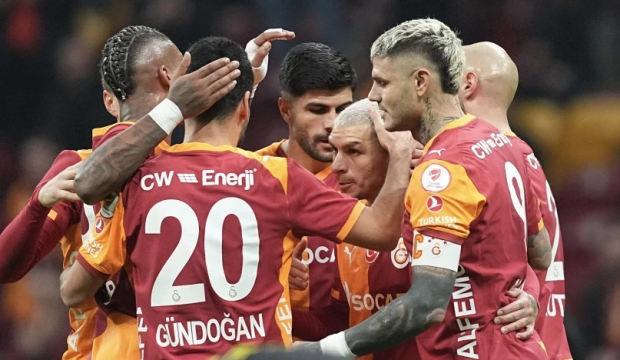 3 goll&uuml; kupa galibiyeti sonrası yıldız isme flaş s&ouml;zler: B&uuml;y&uuml;k takım 'vasat' kaldırmaz