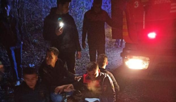 Dereye u&ccedil;an operat&ouml;r&uuml; kurtaran 4 itfaiye personeli, oksijen zehirlenmesi yaşadı