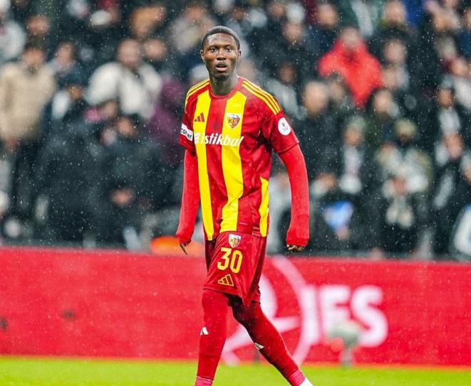 Opoku Almanya 2. Futbol Ligi ekiplerinden Eintracht Braunschweig'e transfer oldu.