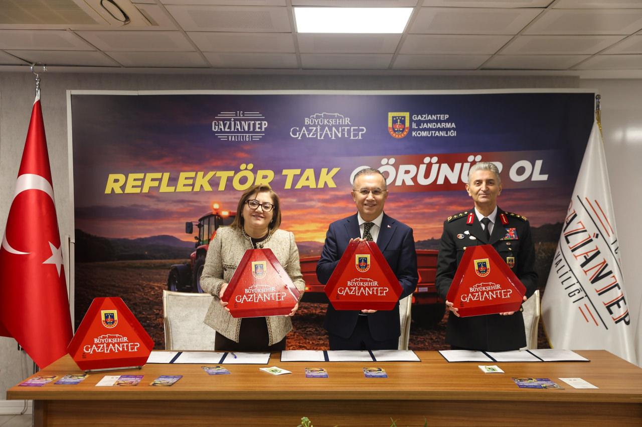 Gaziantep Büyükşehir Belediyesi, Gaziantep Valiliği ve Gaziantep İl Jandarma Komutanlığı iş birliğinde imzalar atıldı.