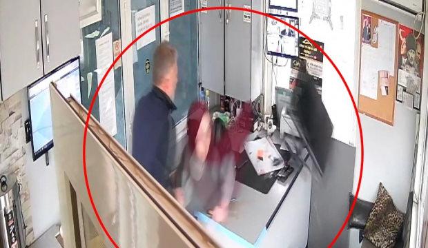 &lsquo;Taksi beni sevmiyor&rsquo; diyerek durağı dağıttı: 150 bin liralık hasar