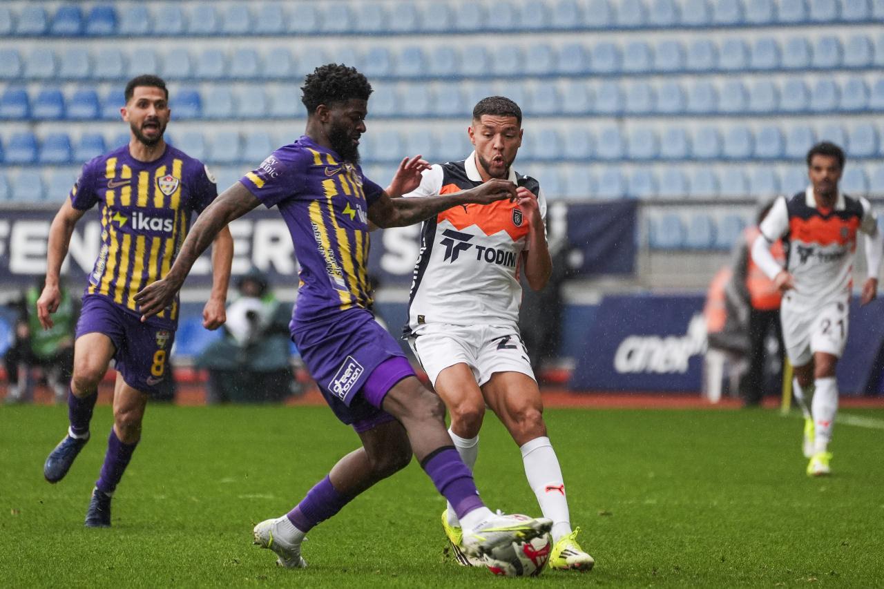 Eyüpspor ve Başakşehir, Recep Tayyip Erdoğan Stadı'nda karşılaştı.