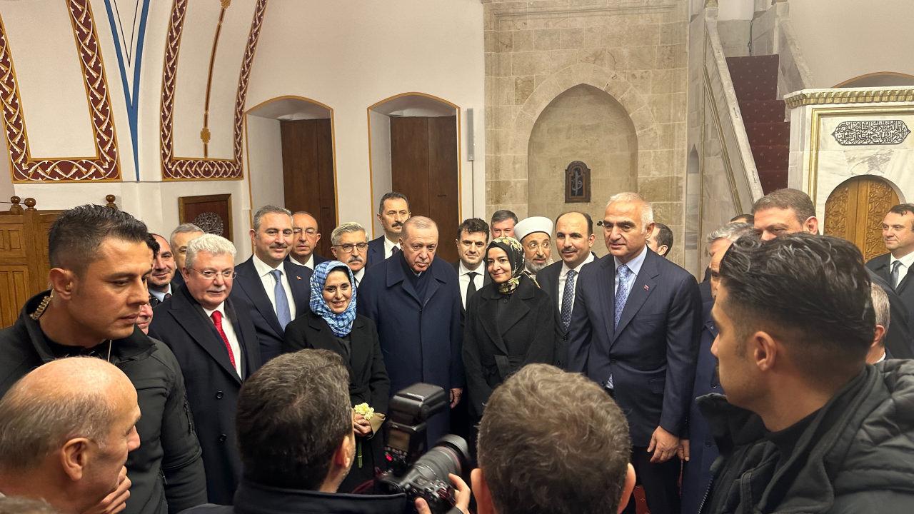 Cumhurbaşkanı Erdoğan, anahtar teslim ve toplu açılış töreni sonrası, restorasyonu Konya Büyükşehir tarafından tamamlanan Anadolu’nun ilk camisi Habib-i Neccar Camii’ni yeniden ibadete açtı. 