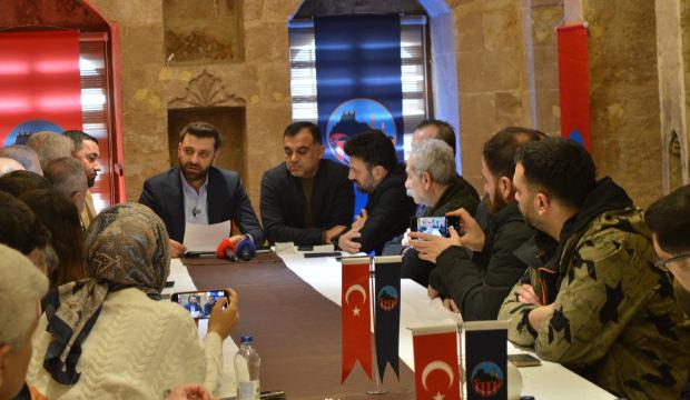 Bahisten 3 ay ceza alan teknik direkt&ouml;rle 'yola devam' kararı aldılar