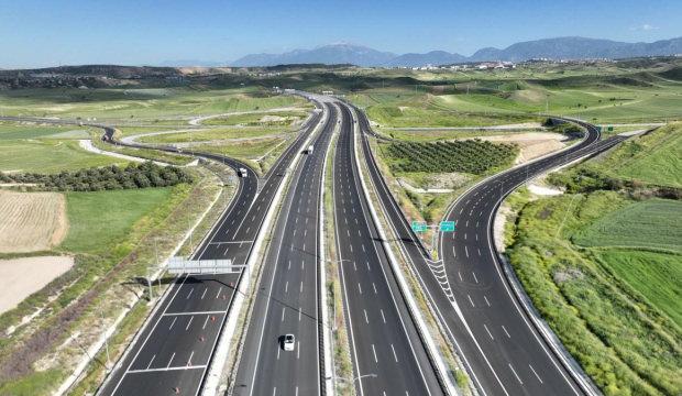 Buluşturan, Kavuşturan B&ouml;l&uuml;nm&uuml;ş Yollar