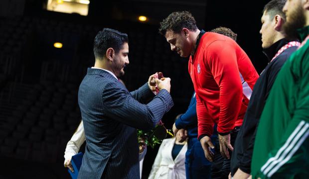 'Doping' iftirası atılan Rıza Kayaalp cevabı minderde verdi: Altın madalya kazandı