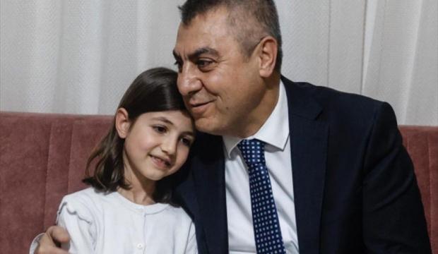 Enkazdan 72 saat sonra kurtarılan 8 yaşındaki Hazal'ın umre hayali