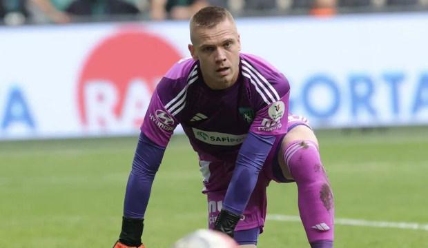 Fenerbah&ccedil;e ma&ccedil;ından 1 g&uuml;n sonra Kocaelispor kalecisi &uuml;lkesine gitti