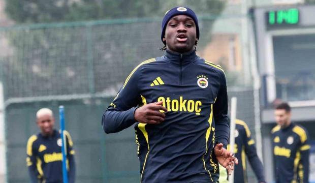 Fenerbah&ccedil;e'nin yeni transferi sahaya indi
