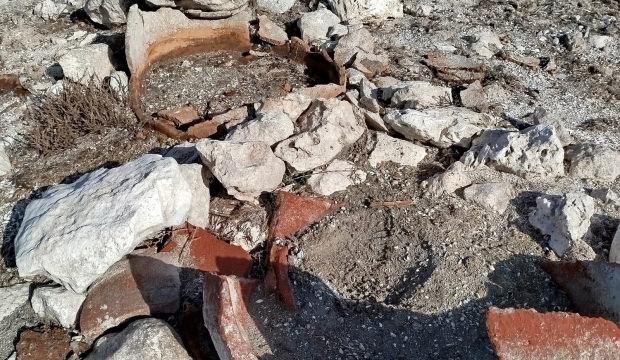 Isparta'da g&ouml;l &ccedil;ekildi, k&uuml;pler ortaya &ccedil;ıktı! İ&ccedil;inden &ccedil;ıkanlar şaşkına &ccedil;evirdi