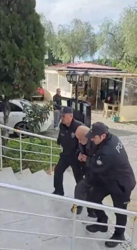  İ.O. mahkeme tarafından tutuklandı.