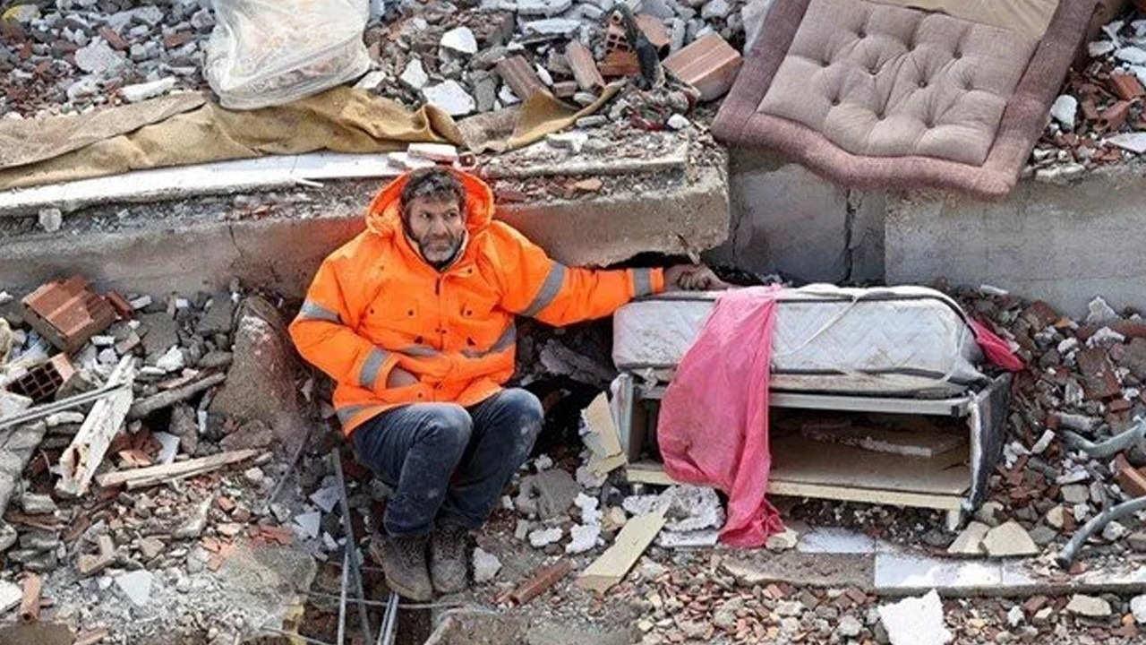 Depremin simgesi haline gelen o fotoğraf