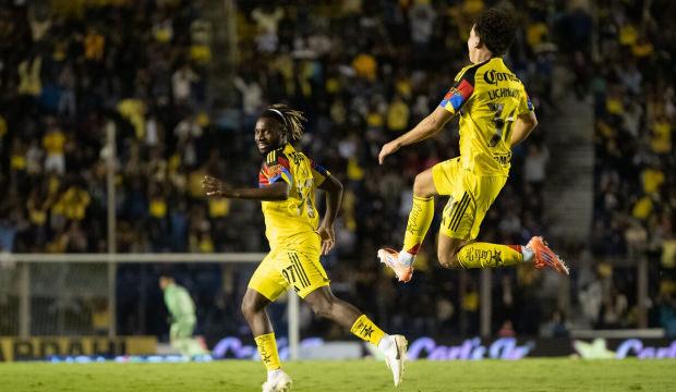 'Irk&ccedil;ılık' iddiasıyla ayrılmıştı: Saint-Maximin yeni takımı i&ccedil;in Fransa'da