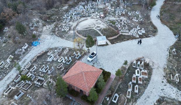 Mezarlıktan şifa &ccedil;ıkıyor! Avrupa'dan kalkıp Karaman'a geliyorlar