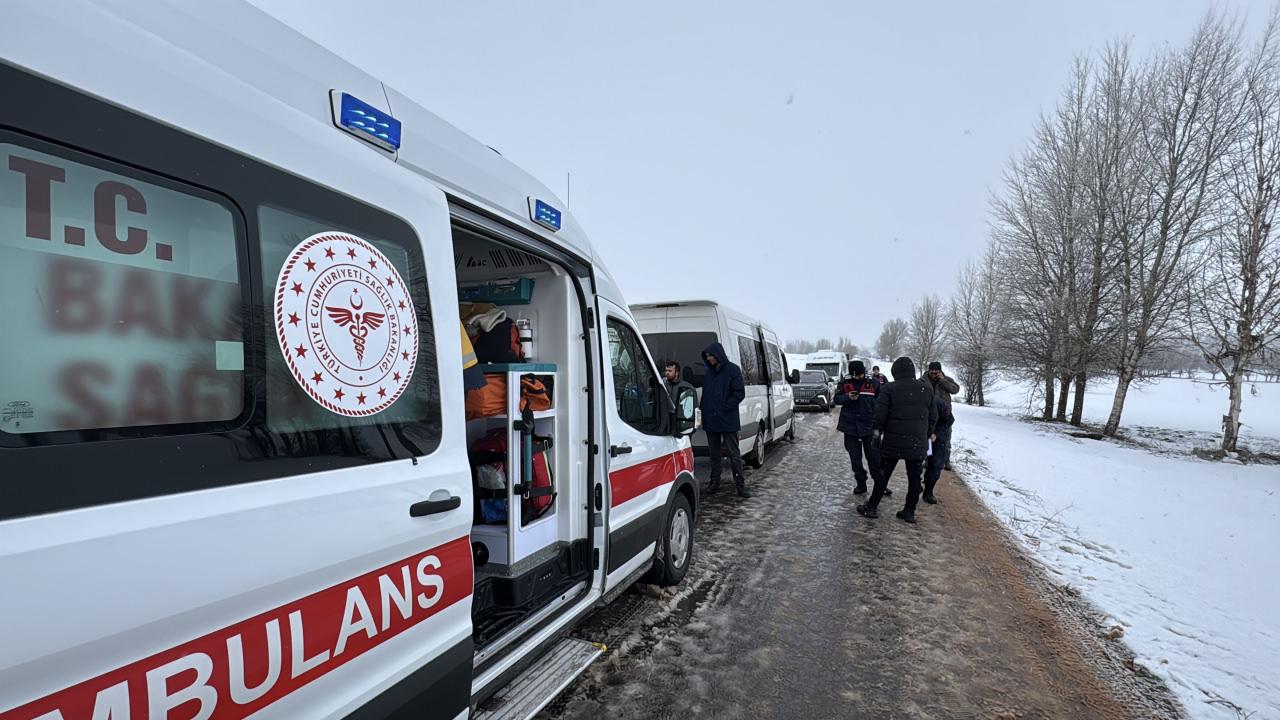 Olay yerine çok sayıda ekip sevk edildi. 