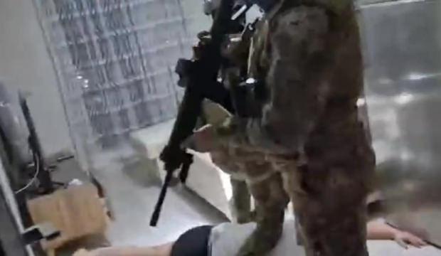 Ka&ccedil;ırdıkları kişinin refakat&ccedil;isi oldular! Kocaeli'de film gibi olay