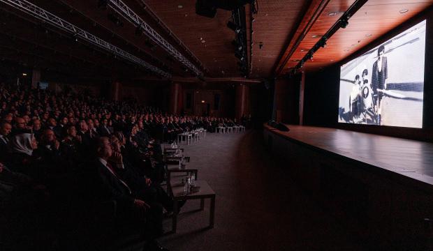 '&Ouml;zdemir Bayraktar Bu D&uuml;nyadan Bir Akıncı Ge&ccedil;ti' &ouml;zel g&ouml;sterimle izleyiciyle buluştu